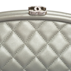 Pre Owned حقيبة كلتش شانيل تايمليس جلد كافيار مبطن فضي