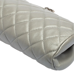 Pre Owned حقيبة كلتش شانيل تايمليس جلد كافيار مبطن فضي