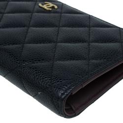 Pre Owned Chanel Black Quilted Caviar Bi-Fold Wallet