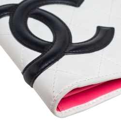 مملوكة مسبقًا محفظة شانيل كامبون لاين جلد أبيض مبطن ثنائية الطي