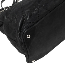 Pre Owned Chanel Black Iridescent Quilted Leather Small Sea Hit Bag