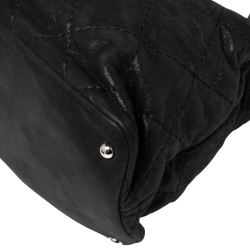 Pre Owned Chanel Black Iridescent Quilted Leather Small Sea Hit Bag