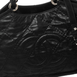 Pre Owned Chanel Black Iridescent Quilted Leather Small Sea Hit Bag