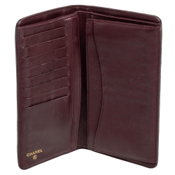 مملوكة مسبقًا محفظة شانيل كونتيننتال ين جلد مبطن أسود