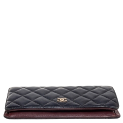 مملوكة مسبقًا محفظة شانيل كونتيننتال ين جلد مبطن أسود