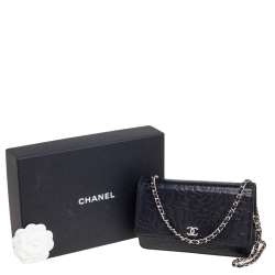 Pre Owned Chanel Black Camellia Embossed Leather CC Flap Wallet On Chain