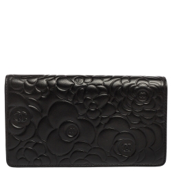 Pre Owned Chanel Black Camellia Embossed Leather Yen Continental Wallet