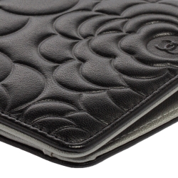 Pre Owned Chanel Black Camellia Embossed Leather Yen Continental Wallet
