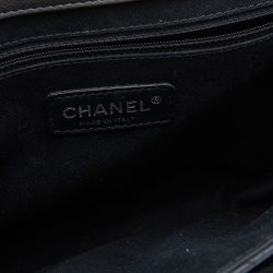 Pre Owned Chanel Metallic Grey/Black Iridescent Leather Paris Bombay Back To School Messenger Bag