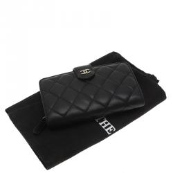 مملوكة مسبقًا محفظة صغيرة شانيل CC جلد أسود مبطن