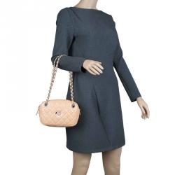 مملوكة مسبقًا حقيبة  شانيل مجموعة فالنتاين كاميرا جلد مبطن لامع بيج