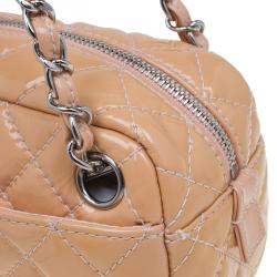 مملوكة مسبقًا حقيبة  شانيل مجموعة فالنتاين كاميرا جلد مبطن لامع بيج