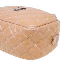 مملوكة مسبقًا حقيبة  شانيل مجموعة فالنتاين كاميرا جلد مبطن لامع بيج