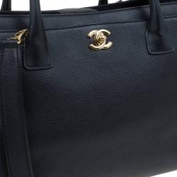 مملوكة مسبقًا Chanel Black Caviar Leather Cerf Tote