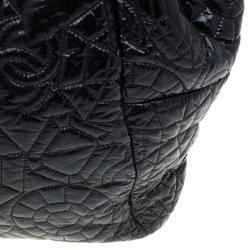 مملوكة مسبقًا Chanel Black Patent Vinyl Rock In Moscow Tote