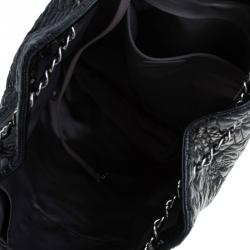 مملوكة مسبقًا Chanel Black Patent Vinyl Rock In Moscow Tote