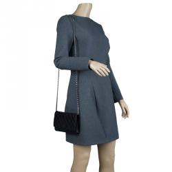 مملوكة مسبقًا حقيبة كلتش شانيل WOC جلد مبطن أسود بخياطة مزدوجة 