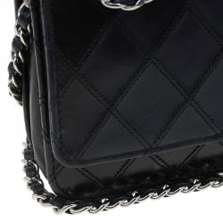 مملوكة مسبقًا حقيبة كلتش شانيل WOC جلد مبطن أسود بخياطة مزدوجة 