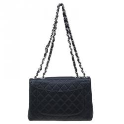 Pre Owned حقيبة شانيل جامبو كلاسيك جلد كافيار أسود مبطن بقلاب واحد