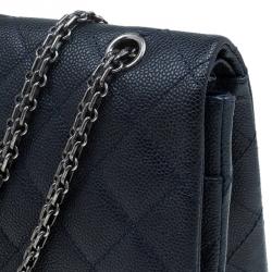 مملوكة مسبقًا Chanel Navy Blue Quilted Caviar Leather Reissue 2.55 Classic 227 Flap Bag