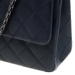 مملوكة مسبقًا Chanel Navy Blue Quilted Caviar Leather Reissue 2.55 Classic 227 Flap Bag