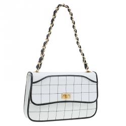 Pre Owned Chanel White/Black Chocolate Bar Leather Reissue Shoulder Bag