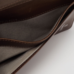 مملوكة مسبقًا محفظة شانيل تيمليس سي سي أل ين جلد كافيار ذهبي