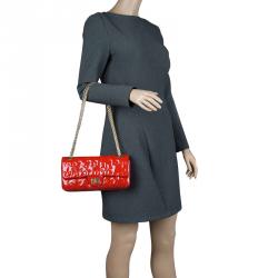 مملوكة مسبقًا Chanel Red Patent Leather Puzzle Reissue 2.55 East/West Flap Bag