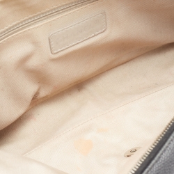 مملوكة مسبقًا حقيبة شانيل إيزي جلد كافيار مبطن أسود بقلاب كبيرة