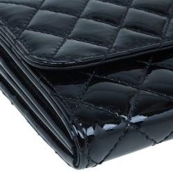 Pre Owned حقيبة شانيل كلتش صغيرة جلد لامع أسود للمساء 