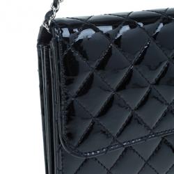 Pre Owned حقيبة شانيل كلتش صغيرة جلد لامع أسود للمساء 