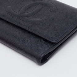 مملوكة مسبقًا محفظة شانيل تايمليس جلد كافيار أسود شعار سي سي 