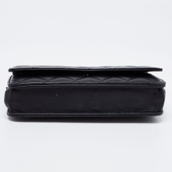 Pre Owned Chanel Black Quilted Leather Classic Wallet On Chain
