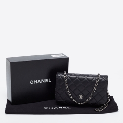 Pre Owned Chanel Black Quilted Leather Classic Wallet On Chain