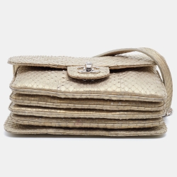 Pre Owned حقيبة شانيل كلاسيك تايمليس جلد ثعبان ذهبي فاتح بقلاب