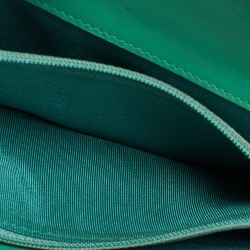 Pre Owned Chanel Green Patent Leather Interlocking CC Continental Wallet