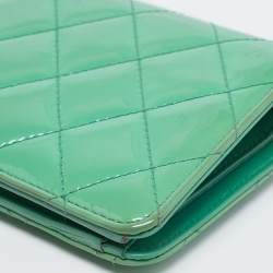 Pre Owned Chanel Green Patent Leather Interlocking CC Continental Wallet