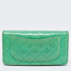 Pre Owned Chanel Green Patent Leather Interlocking CC Continental Wallet