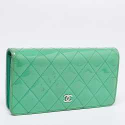 Pre Owned Chanel Green Patent Leather Interlocking CC Continental Wallet