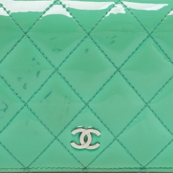 Pre Owned Chanel Green Patent Leather Interlocking CC Continental Wallet