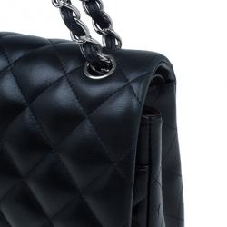 مملوكة مسبقًا حقيبة شانيل مبطن جامبو كلاسيك جلد خروف أسود