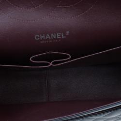 مملوكة مسبقًا حقيبة شانيل مبطن جامبو كلاسيك جلد خروف أسود