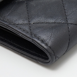Pre Owned Chanel Black Quilted Leather Pearl CC Bifold Wallet