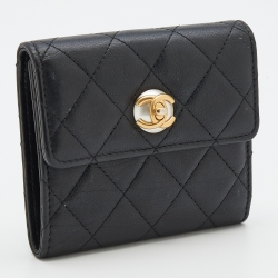 Pre Owned Chanel Black Quilted Leather Pearl CC Bifold Wallet