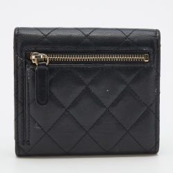 Pre Owned Chanel Black Quilted Leather Pearl CC Bifold Wallet