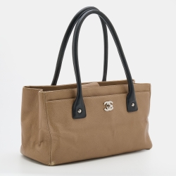 Pre Owned Chanel Beige Leather Small Cerf Executive Bag