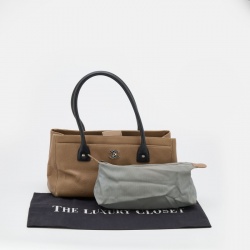 Pre Owned Chanel Beige Leather Small Cerf Executive Bag
