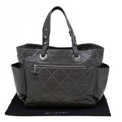 Pre Owned حقيبة يد شانيل بيريتز باريس كبيرة جلد لامعة مبطنة رصاصية