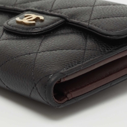 Pre Owned Chanel Black Quilted Caviar Leather Classic  Wallet 