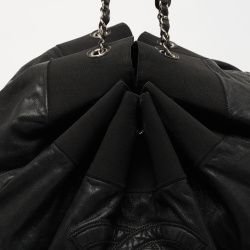 Pre Owned Chanel Black Iridescent Leather and Fabric CC Coco Cabas Hobo